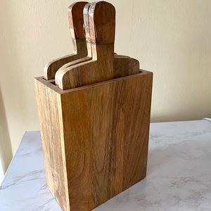 THIRSTYSTONE URBAN FARM Mango Wood SERVING Boards with Stand set of 3